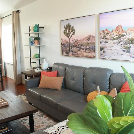 Setting The Right Vibes. Apartment Killeen Bagian luar foto