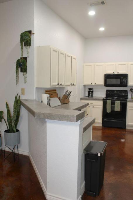 Setting The Right Vibes. Apartment Killeen Bagian luar foto